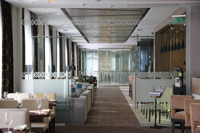 glass-partitions-restaurants